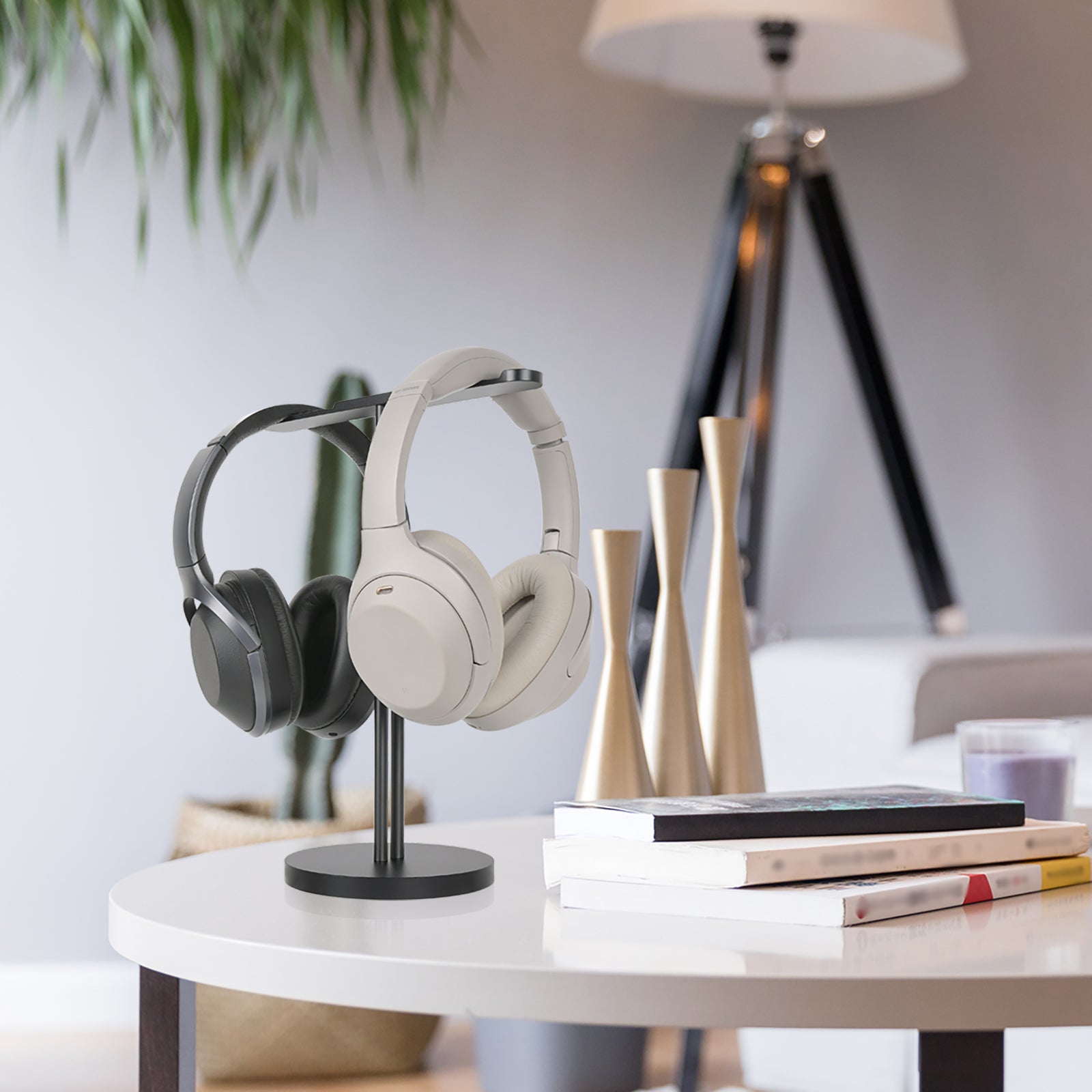 Geekria Aluminum Alloy Dual Headphones Stand for Over-Ear Geekria Aluminum Alloy Dual Headphones Stand for Over-Ear